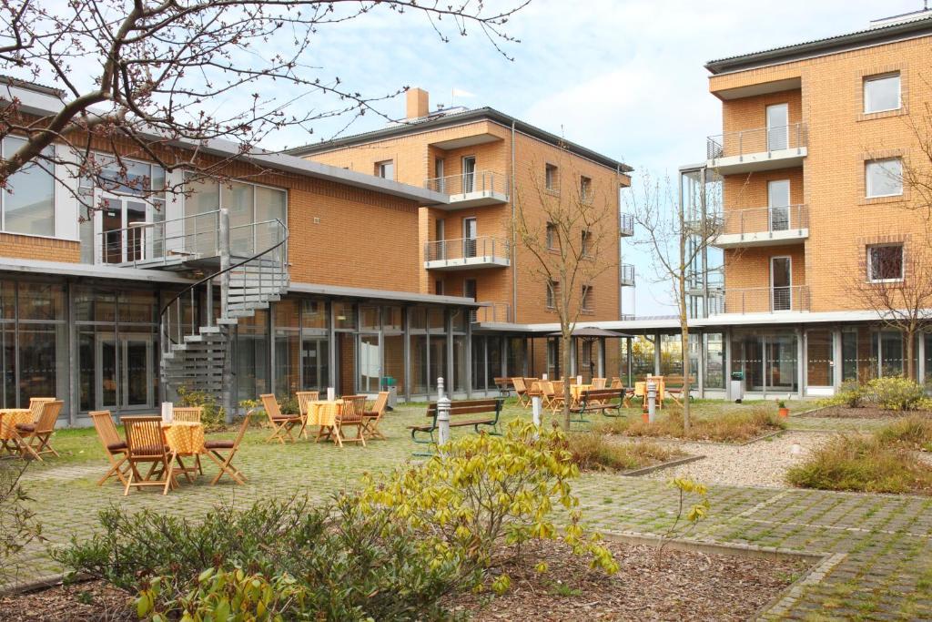 Vch Hotel Грайфсвальд Экстерьер фото